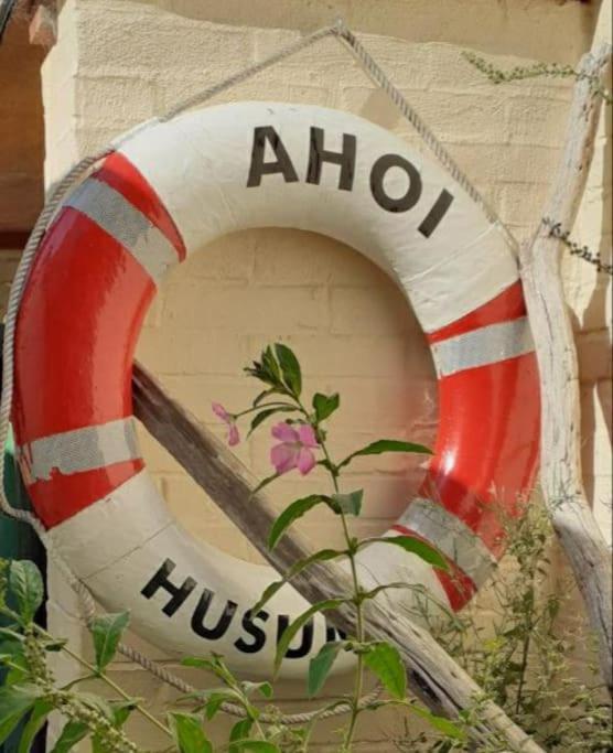 フースムAhoi Husum, Anlegen Und Wohlfuehlenアパートメント エクステリア 写真